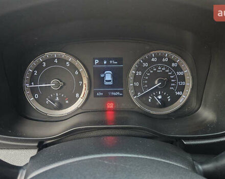 Серый Хендай Venue, объемом двигателя 1.59 л и пробегом 119 тыс. км за 14499 $, фото 9 на Automoto.ua