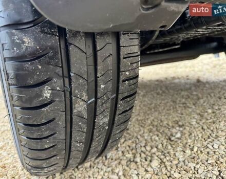 Серый Хендай Venue, объемом двигателя 1.59 л и пробегом 57 тыс. км за 14900 $, фото 14 на Automoto.ua