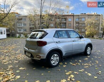 Серый Хендай Venue, объемом двигателя 1.6 л и пробегом 76 тыс. км за 14100 $, фото 7 на Automoto.ua