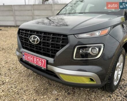 Серый Хендай Venue, объемом двигателя 1.59 л и пробегом 57 тыс. км за 14900 $, фото 7 на Automoto.ua
