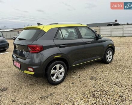 Серый Хендай Venue, объемом двигателя 1.59 л и пробегом 57 тыс. км за 14900 $, фото 3 на Automoto.ua