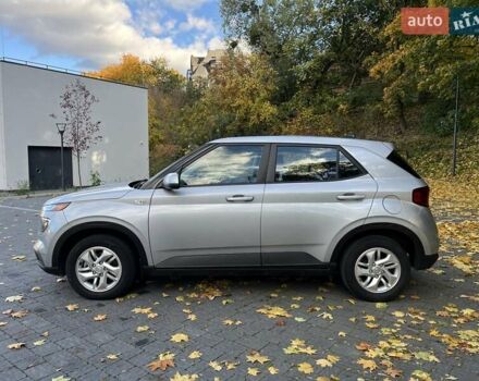 Серый Хендай Venue, объемом двигателя 1.6 л и пробегом 76 тыс. км за 14100 $, фото 3 на Automoto.ua