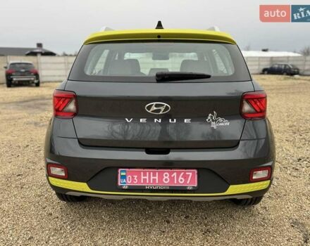 Серый Хендай Venue, объемом двигателя 1.59 л и пробегом 57 тыс. км за 14900 $, фото 4 на Automoto.ua