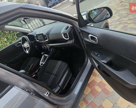 Серый Хендай Venue, объемом двигателя 1.59 л и пробегом 119 тыс. км за 14499 $, фото 18 на Automoto.ua