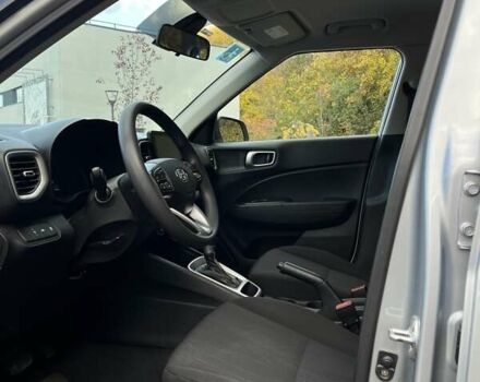 Серый Хендай Venue, объемом двигателя 1.6 л и пробегом 76 тыс. км за 14100 $, фото 14 на Automoto.ua