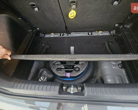 Серый Хендай Venue, объемом двигателя 1.59 л и пробегом 119 тыс. км за 14499 $, фото 19 на Automoto.ua