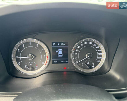 Серый Хендай Venue, объемом двигателя 1.6 л и пробегом 38 тыс. км за 17900 $, фото 8 на Automoto.ua