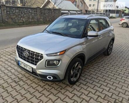 Серый Хендай Venue, объемом двигателя 1.59 л и пробегом 47 тыс. км за 15650 $, фото 3 на Automoto.ua