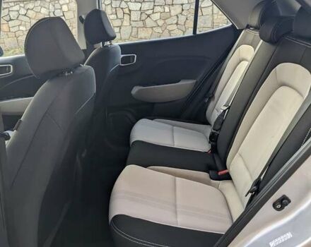 Серый Хендай Venue, объемом двигателя 1.59 л и пробегом 47 тыс. км за 15650 $, фото 14 на Automoto.ua