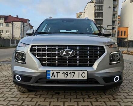 Серый Хендай Venue, объемом двигателя 1.59 л и пробегом 47 тыс. км за 15650 $, фото 2 на Automoto.ua