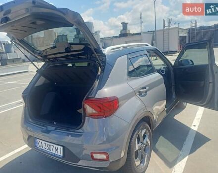 Сірий Хендай Venue, об'ємом двигуна 1.59 л та пробігом 21 тис. км за 18500 $, фото 1 на Automoto.ua