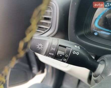 Серый Хендай Venue, объемом двигателя 1.59 л и пробегом 16 тыс. км за 20500 $, фото 23 на Automoto.ua