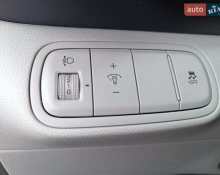 Серый Хендай Venue, объемом двигателя 1.59 л и пробегом 16 тыс. км за 20500 $, фото 15 на Automoto.ua