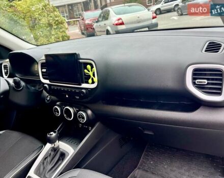 Сірий Хендай Venue, об'ємом двигуна 1.6 л та пробігом 12 тис. км за 20000 $, фото 12 на Automoto.ua