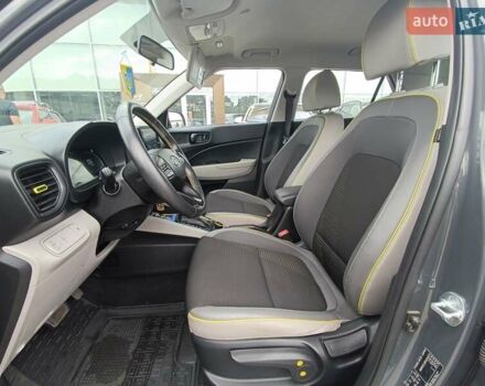 Серый Хендай Venue, объемом двигателя 1.59 л и пробегом 16 тыс. км за 20500 $, фото 9 на Automoto.ua