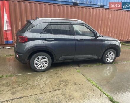 Серый Хендай Venue, объемом двигателя 1.59 л и пробегом 58 тыс. км за 16999 $, фото 1 на Automoto.ua