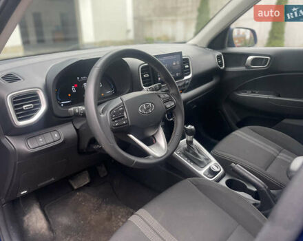 Синій Хендай Venue, об'ємом двигуна 1.5 л та пробігом 56 тис. км за 15900 $, фото 21 на Automoto.ua
