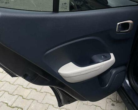 Синий Хендай Venue, объемом двигателя 1.59 л и пробегом 47 тыс. км за 19000 $, фото 19 на Automoto.ua