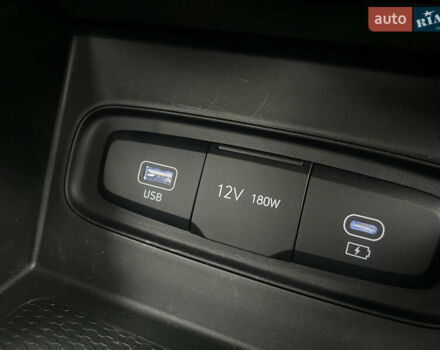 Синій Хендай Venue, об'ємом двигуна 1.5 л та пробігом 56 тис. км за 15900 $, фото 13 на Automoto.ua