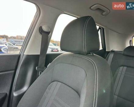 Синій Хендай Venue, об'ємом двигуна 1.59 л та пробігом 10 тис. км за 20500 $, фото 31 на Automoto.ua