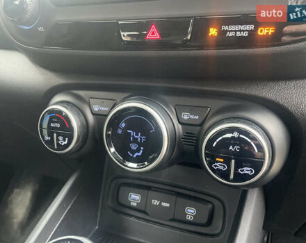 Синій Хендай Venue, об'ємом двигуна 1.5 л та пробігом 56 тис. км за 15900 $, фото 12 на Automoto.ua