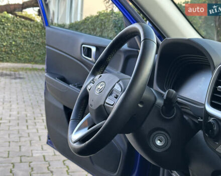 Синий Хендай Venue, объемом двигателя 1.59 л и пробегом 9 тыс. км за 20500 $, фото 44 на Automoto.ua