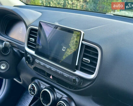 Синий Хендай Venue, объемом двигателя 1.59 л и пробегом 9 тыс. км за 20500 $, фото 42 на Automoto.ua