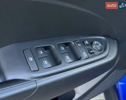 Синий Хендай Venue, объемом двигателя 1.59 л и пробегом 9 тыс. км за 20500 $, фото 49 на Automoto.ua