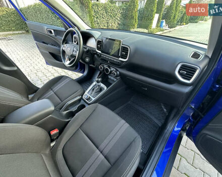 Синий Хендай Venue, объемом двигателя 1.59 л и пробегом 9 тыс. км за 20500 $, фото 38 на Automoto.ua