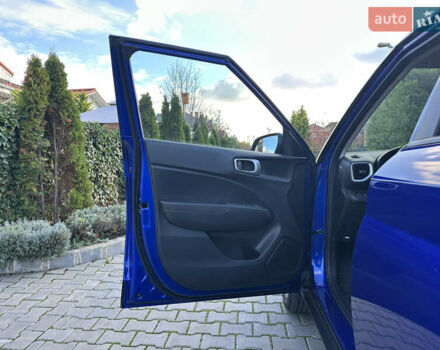 Синий Хендай Venue, объемом двигателя 1.59 л и пробегом 9 тыс. км за 20500 $, фото 48 на Automoto.ua