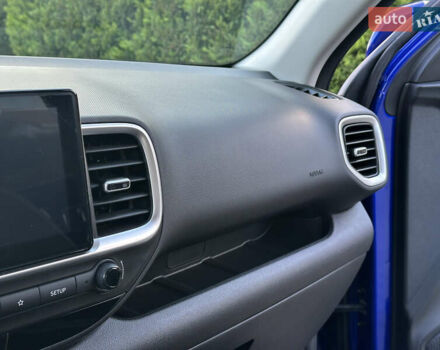 Синий Хендай Venue, объемом двигателя 1.59 л и пробегом 9 тыс. км за 20500 $, фото 67 на Automoto.ua