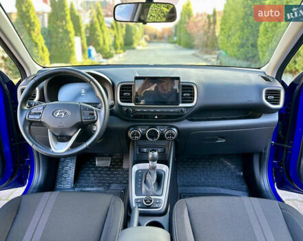Синий Хендай Venue, объемом двигателя 1.59 л и пробегом 9 тыс. км за 20500 $, фото 4 на Automoto.ua