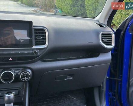 Синий Хендай Venue, объемом двигателя 1.59 л и пробегом 9 тыс. км за 20500 $, фото 35 на Automoto.ua