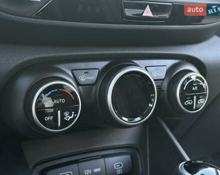 Синий Хендай Venue, объемом двигателя 1.59 л и пробегом 9 тыс. км за 20500 $, фото 58 на Automoto.ua