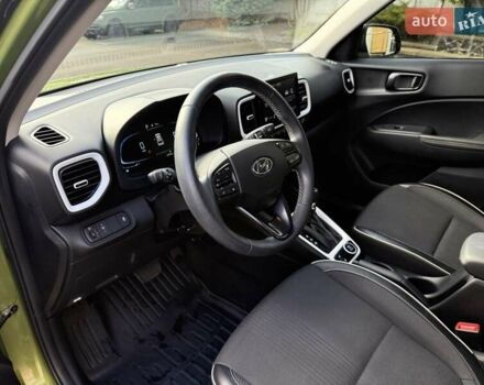 Зеленый Хендай Venue, объемом двигателя 1.59 л и пробегом 22 тыс. км за 18500 $, фото 16 на Automoto.ua