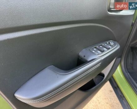 Зеленый Хендай Venue, объемом двигателя 1.59 л и пробегом 22 тыс. км за 18500 $, фото 17 на Automoto.ua