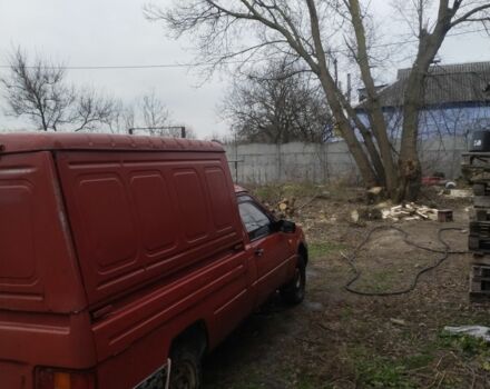 Красный ИЖ 2117, объемом двигателя 2 л и пробегом 90 тыс. км за 800 $, фото 3 на Automoto.ua