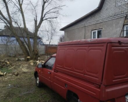 Красный ИЖ 2117, объемом двигателя 2 л и пробегом 90 тыс. км за 800 $, фото 4 на Automoto.ua