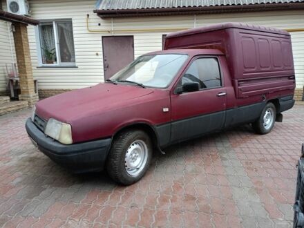 ІЖ 2117 2004 у Золотоноше на Automoto.ua Червоний ІЖ 2117, об'ємом двигуна 0 л та пробігом 100 тис. км за 800 $, фото 1 на Automoto.ua