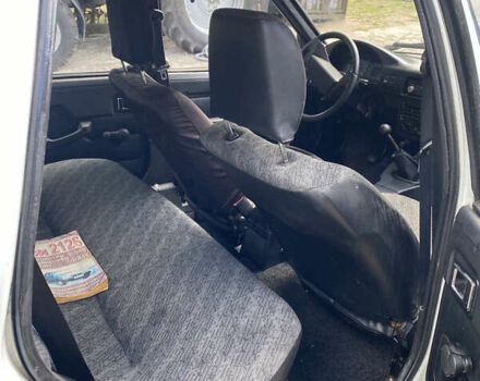 ИЖ 2126 2002 в Кропивницком (Кировограде) на Automoto.ua Белый ИЖ 2126, объемом двигателя 1.6 л и пробегом 140 тыс. км за 1300 $, фото 4 на Automoto.ua