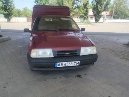 ИЖ 2715 2004 в Новомосковске на Automoto.ua Красный ИЖ 2715, объемом двигателя 1.6 л и пробегом 250 тыс. км за 726 $, фото 1 на Automoto.ua