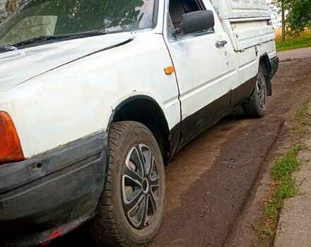 Белый ИЖ 2717, объемом двигателя 1.6 л и пробегом 168 тыс. км за 350 $, фото 1 на Automoto.ua