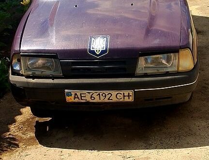 Фиолетовый ИЖ 2717, объемом двигателя 1.6 л и пробегом 191 тыс. км за 500 $, фото 1 на Automoto.ua