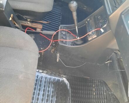 Красный ИЖ 2717, объемом двигателя 1.5 л и пробегом 28 тыс. км за 820 $, фото 5 на Automoto.ua