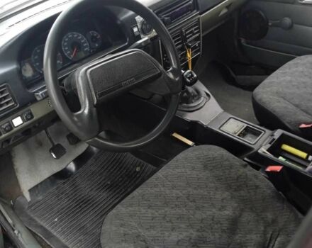 Красный ИЖ 2717, объемом двигателя 1.6 л и пробегом 10 тыс. км за 1695 $, фото 1 на Automoto.ua