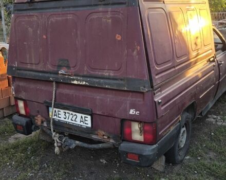 Красный ИЖ 2717, объемом двигателя 1 л и пробегом 180 тыс. км за 605 $, фото 2 на Automoto.ua