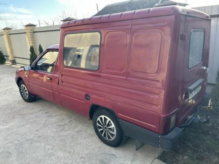 ИЖ 2717 2003 в Хмельницком на Automoto.ua Красный ИЖ 2717, объемом двигателя 1.6 л и пробегом 87 тыс. км за 1250 $, фото 1 на Automoto.ua