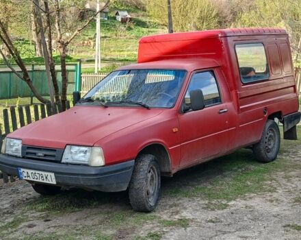Красный ИЖ 2717, объемом двигателя 1.6 л и пробегом 225 тыс. км за 999 $, фото 1 на Automoto.ua