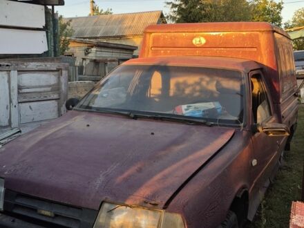 Красный ИЖ 2717, объемом двигателя 1 л и пробегом 180 тыс. км за 605 $, фото 1 на Automoto.ua