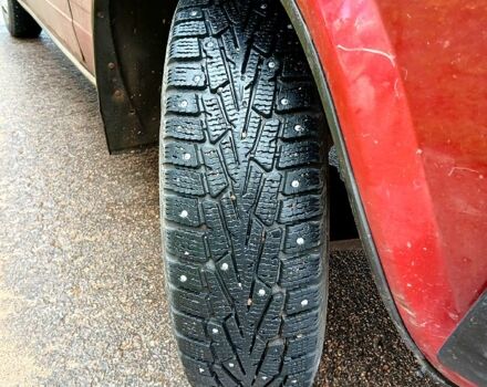 Красный ИЖ 27175, объемом двигателя 1.6 л и пробегом 165 тыс. км за 1100 $, фото 4 на Automoto.ua